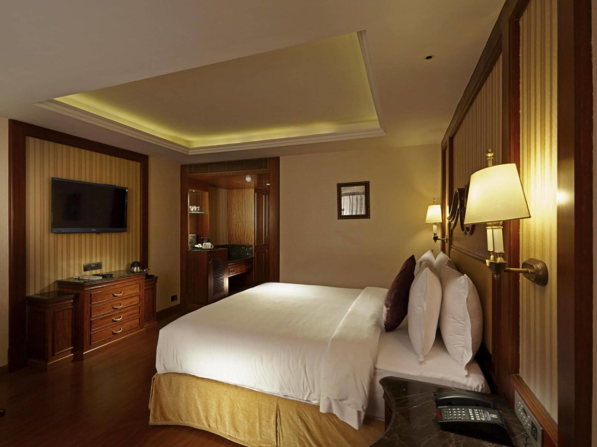 Hablis Chennai Hotell Exteriör bild